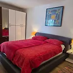 Mit Zwei Schlafzimmer Und Pool Und Jacuzzi Apartament