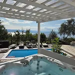 Mit Zwei Schlafzimmer Und Pool Und Jacuzzi * Lovran