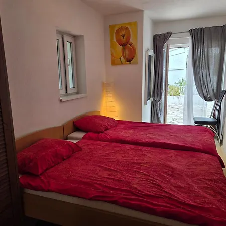 Mit Zwei Schlafzimmer Und Pool Und Jacuzzi