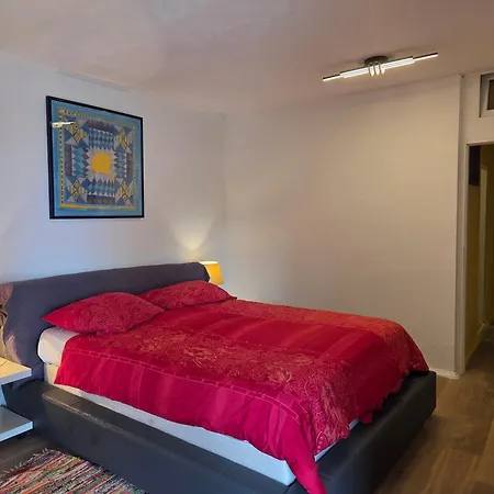 Appartement Mit Zwei Schlafzimmer Und Pool Und Jacuzzi
