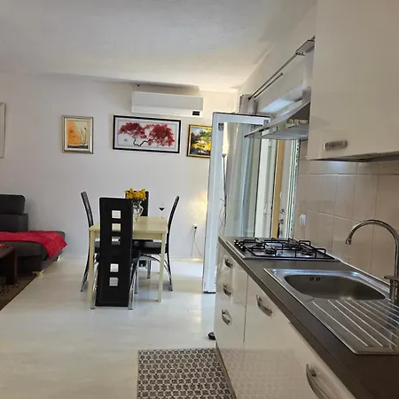 Mit Zwei Schlafzimmer Und Pool Und Jacuzzi * Lovran