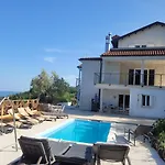 Mit Zwei Schlafzimmer Und Pool Und Jacuzzi * Lovran
