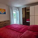 Mit Zwei Schlafzimmer Und Pool Und Jacuzzi