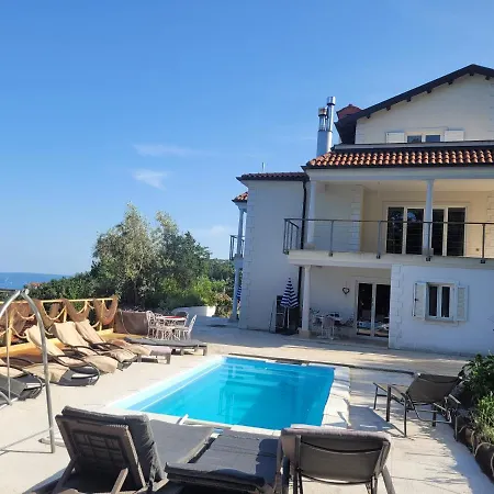 Mit Zwei Schlafzimmer Und Pool Und Jacuzzi * Lovran