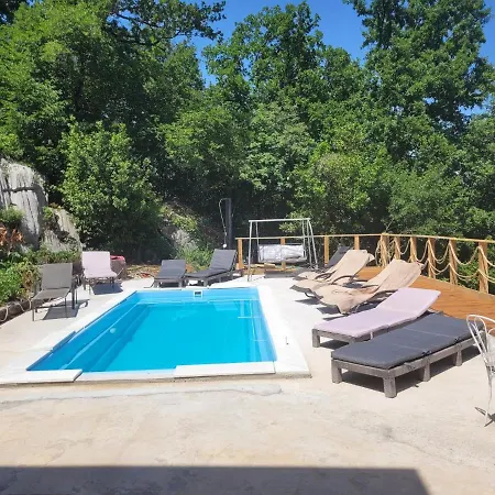 Mit Zwei Schlafzimmer Und Pool Und Jacuzzi