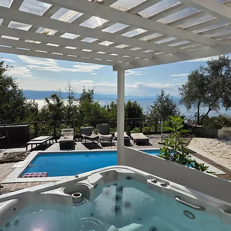 Mit Zwei Schlafzimmer Und Pool Und Jacuzzi * Lovran